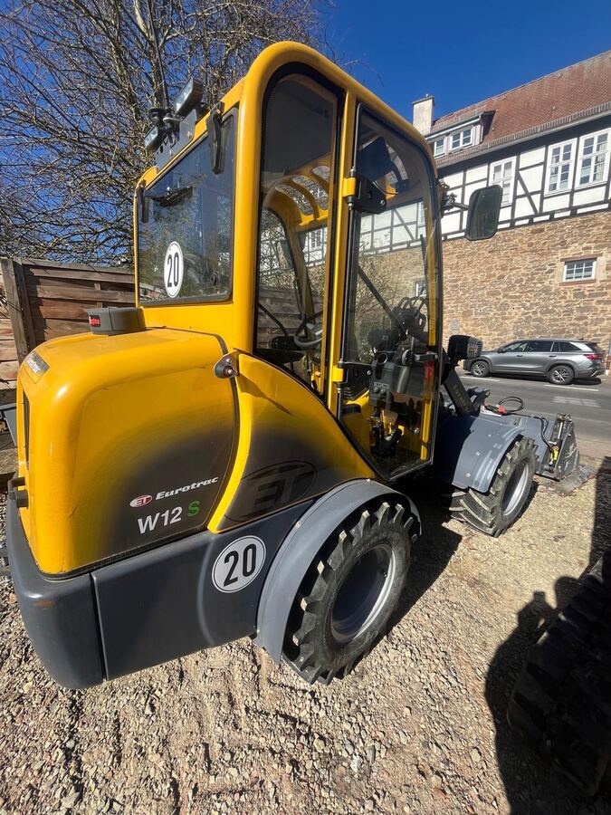 Radlader Eurotrac W12 S Heckansicht
