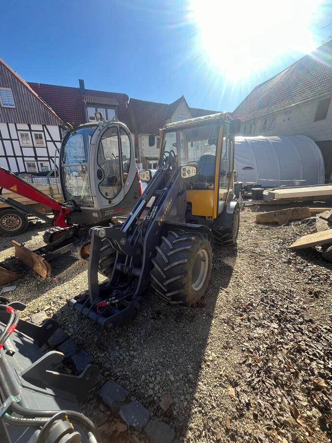 Radlader Eurotrac W12 S Frontansicht